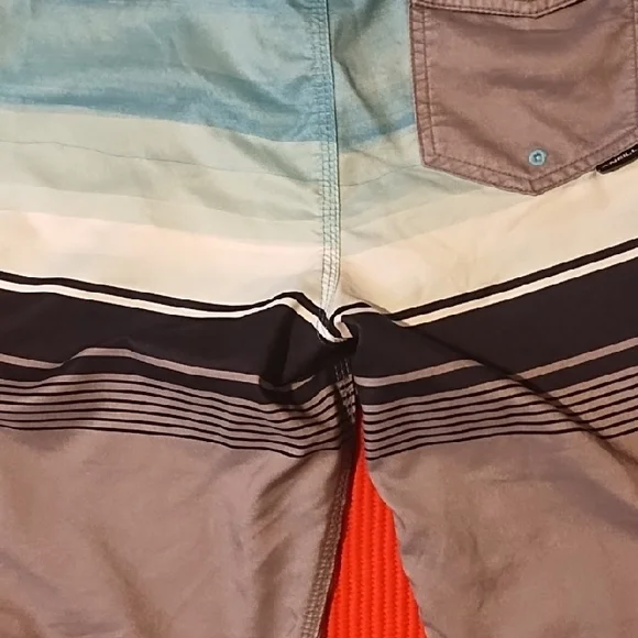 O'Neill Blue and Gray Board Shorts VGC Size 30". - Picture 7 of 7